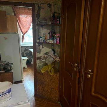 2к в центрі на Водопровідній, під ремонт