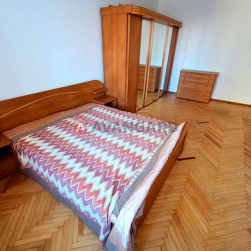 100 кв.м на Печерську! 3 окремі кімнати. Ідеально для сімї або IT