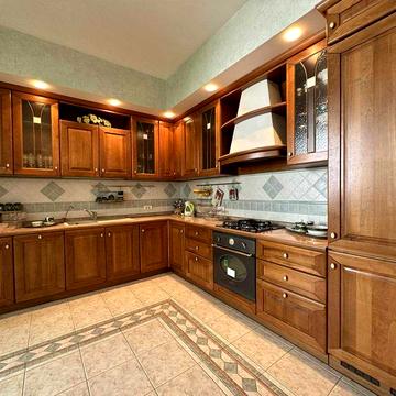 3-х комнатная в элитном доме возле моря  пер.Дунаева