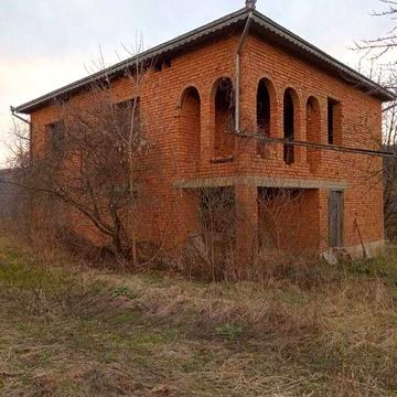 Продаж незавершеного будинку біля Дністра. Велика земельна  ділянка