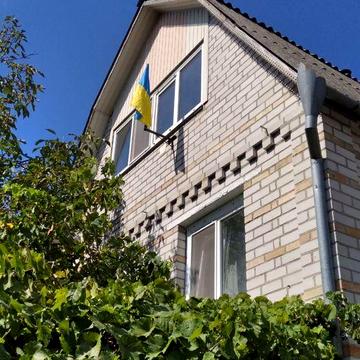 Затишний будинок на лівому березі, дача