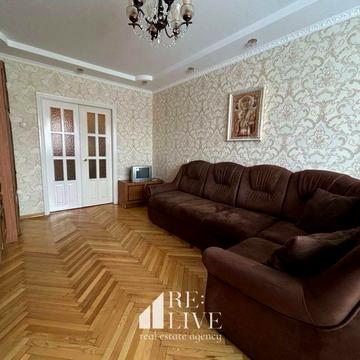 Двокімнатна квартира біля Варшавського ринку (ЗОШ #26, АС-1)