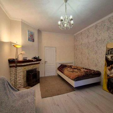 Продам 3-х кімнатну квартиру 82м з високою стелею і автономне опалення