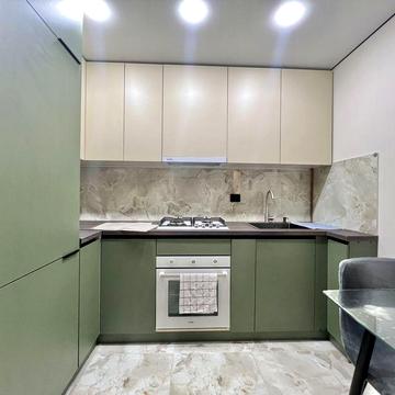 Дизайнерська 2/х кім + кухня/ студіо на Київській