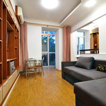 Стильна євродвушка з індивідуальним опаленням в центрі