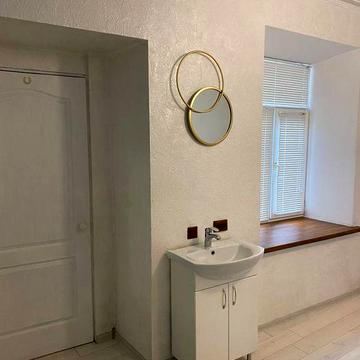 Продается 1 - комнатная квартира ул.Наваринская.