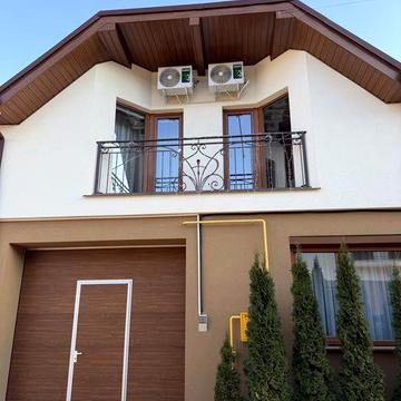 Продаж двоповерхового танхаусу в Мукачево