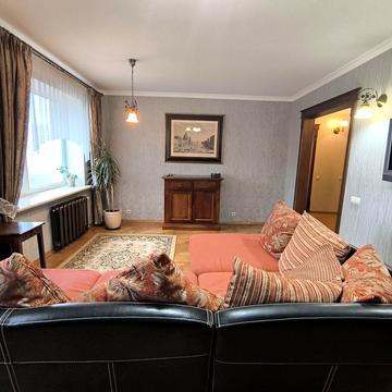 Анни Ахматової вул., 7/15