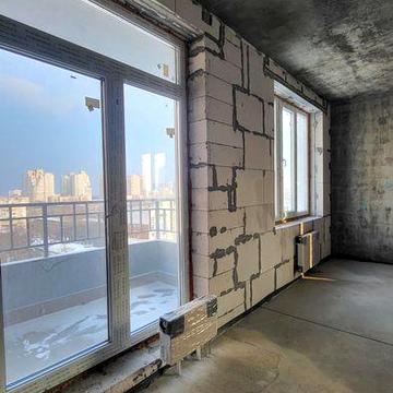 Однокомнатная юго- восточная квартира.Балкон.Паркинг.Проспект Шевченка