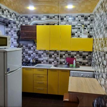 Здам квартиру трехкімнатну