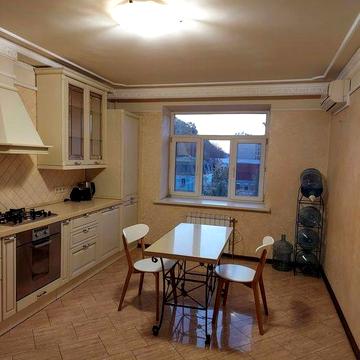 Поділ, Ярославський пер.7-9, 4к квартира в новому будинку 1400 у.о.