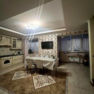 ЖК Цветок Молдаванки. Продам 2-х ярусную 5 комн. квартиру с ремонтом.