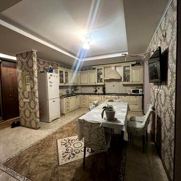 ЖК Цветок Молдаванки. Продам 2-х ярусную 5 комн. квартиру с ремонтом.