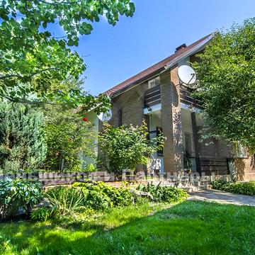 Огіркова вул., 34