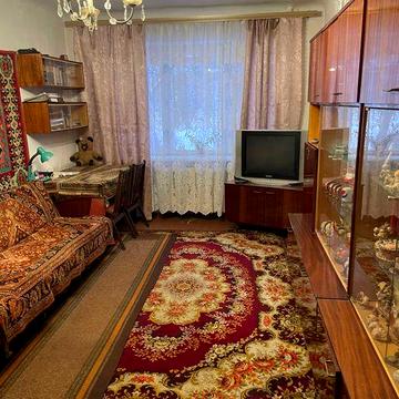 Продається 3-х кімнатна квартира. Центр.