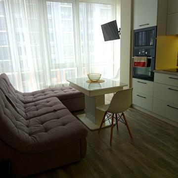 Небесної Сотні просп. (Маршала Жукова), 111