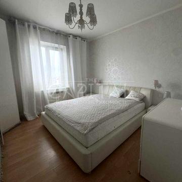 Продаж 4 - кімнатної квартири