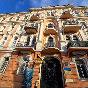 Продажа в Центре. 4- х комнатная 130 м2. Ул. Софиевская