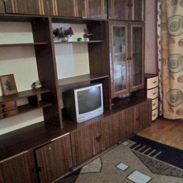 Сдам 2 - ком.квартиру в начале Солнечного