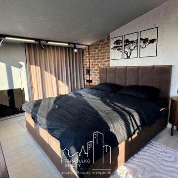 Ексклюзивна дворівнева квартира в центрі міста