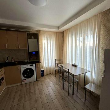 Центр міста вулиця Сінна окремий будинок