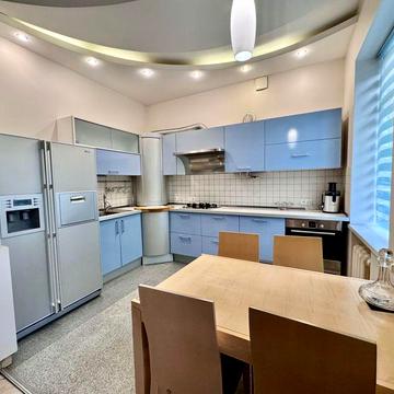 Оренда трьох кімнатної квартири ЦЕНТР ПЕЧЕРСЬК ЗВІРИНЕЦЬКА БЕЗ КОМІСІЇ