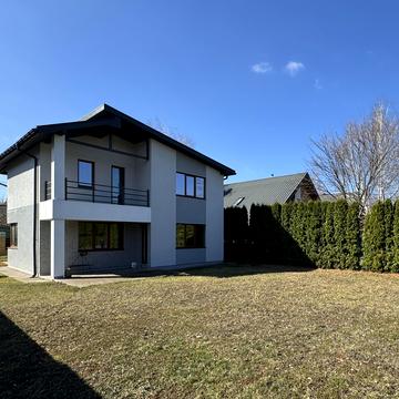 Леонтовича вул., 32