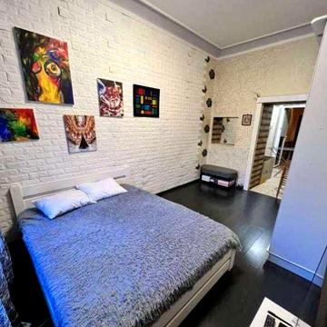 Продается квартира в центре.