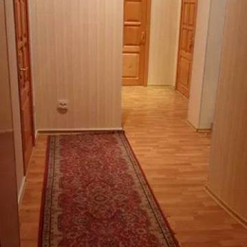 Торгова вул., 12