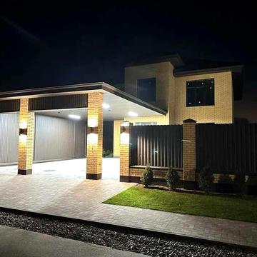 Сучасний будинок 182 м² з терасою та автонавісом 9 соток