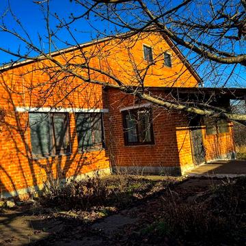 Просторий цегляний будинок 152.5 м² з ділянкою в с. Мала Павлівка!