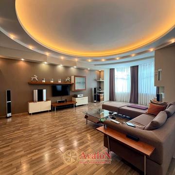 Віце-адмірала Азарова вулиця, 13, Приморський район, Одеса, Одеська область 230000.0 USD