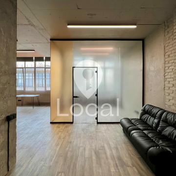 Дніпровська набережна вул., 14