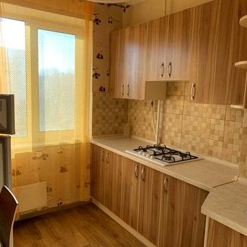 Сдам 2 ком квартиру !