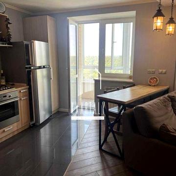 Продаж шикарної 3-кімнатної 2-рівневої квартири в Українці