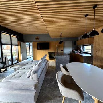 Верховинна продаж будинку для бізнесу / власного проживання