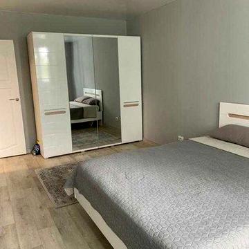 Продам 1к кв. Роганский ж\м. Метро Индустриальная. 3й\9ти