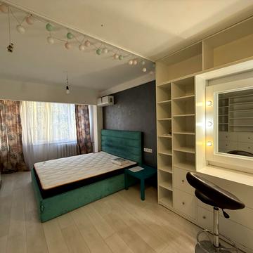 Євгена Коновальця вул. (Щорса), 37