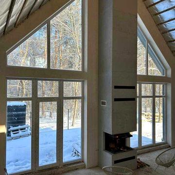 Продаж будинків серед лісу