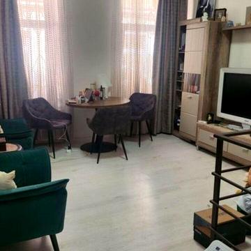 Двокімнатна квартира-бункер в центі міста