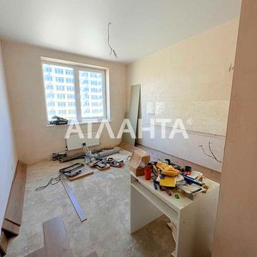 Предлагается вашему вниманию просторная квартира с видом на море!