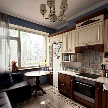 Продам 3 кімнатну квартиру з ремонтом в новому будинку на Марсельскій