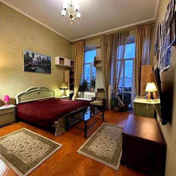 Історичний Центр! Метро! 80м Костельна! Хрещатик! Майдан! ГАЗ! Цегла!