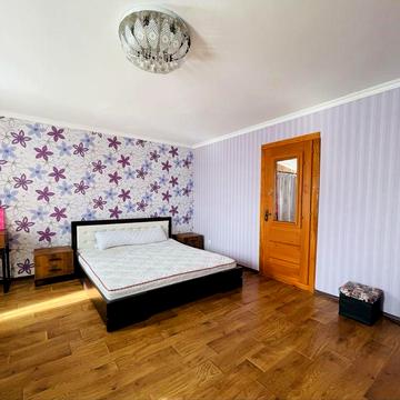 Частина будинку в центрі міста