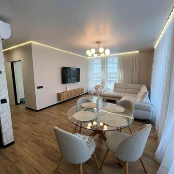 Оренда 2 кімнатної квартири + кухня студія ЖК Вікінг Парк вул. Зелена