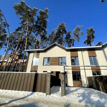 Таунхаус в центрі міста, окремий заїзд (вул. Українська) 110000 $