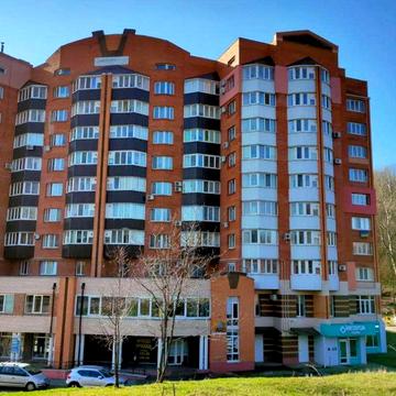 Продається 2-х кімнатна квартира на Подолі вул. Небесної Сотні, 74