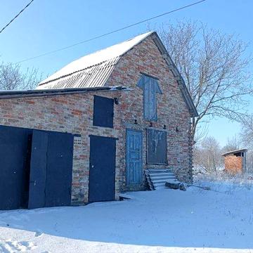 Продам  земельну ділянку з недобудовою