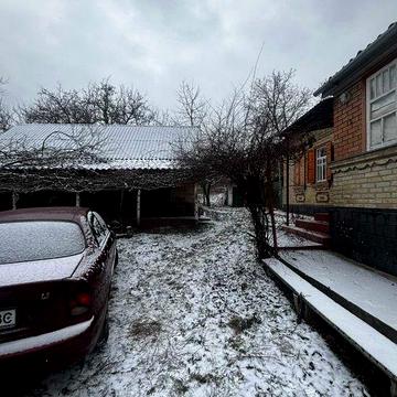 Продаж будинку с. Новоселиця зі зручностями. Центр села.