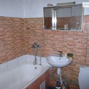 Довгострокова оренда 1к Квартира Купчинського Романа вулиця